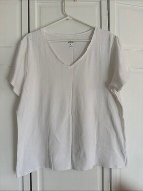 croft & barrow White V-Neck Short Sleeve Tee